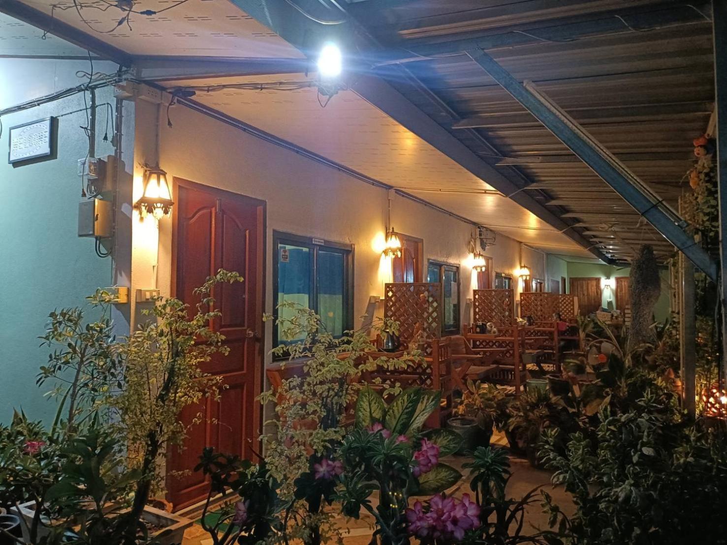 Appartement Yaijaew House à Sukhothaï Extérieur photo